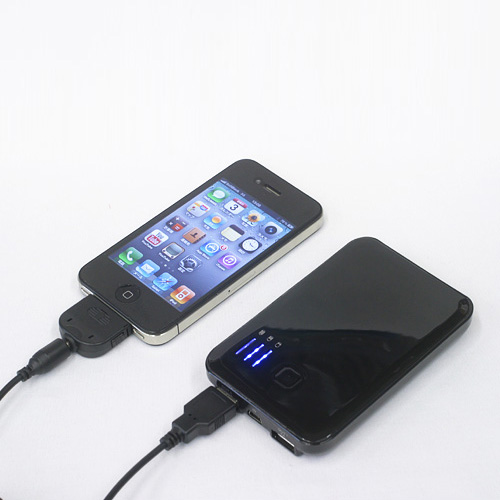 iPhone4対応ポータブルバッテリー